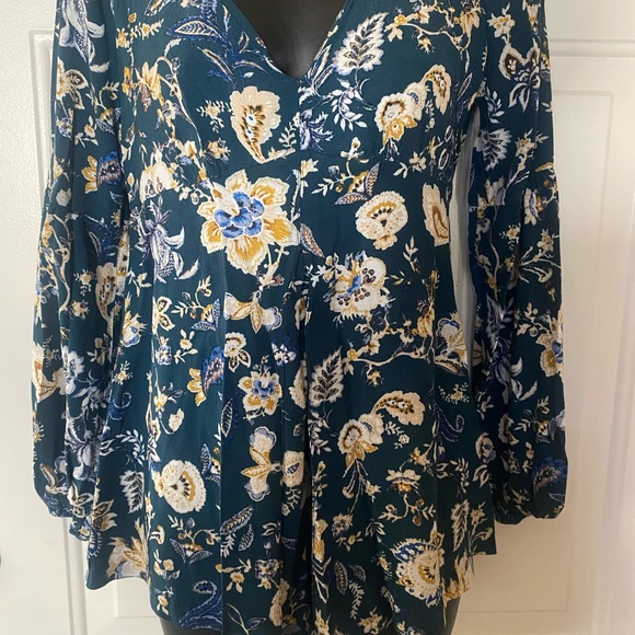 Floral shorts romper - Picture 2 of 4